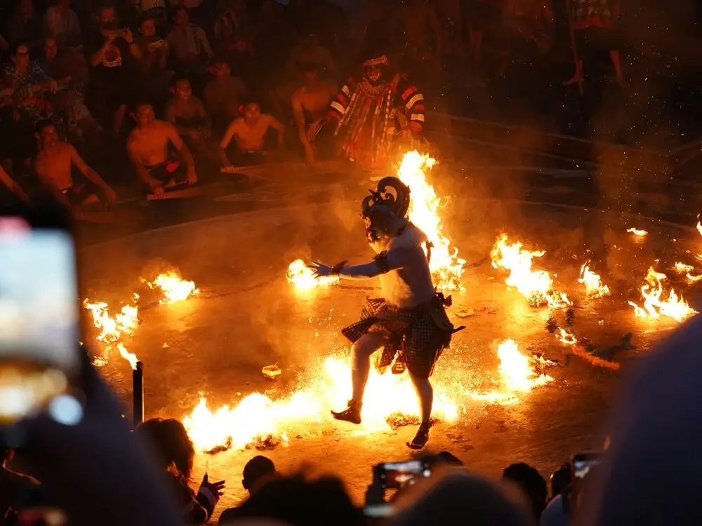 Uluwatu temple & Kecak dance — Bali (2)