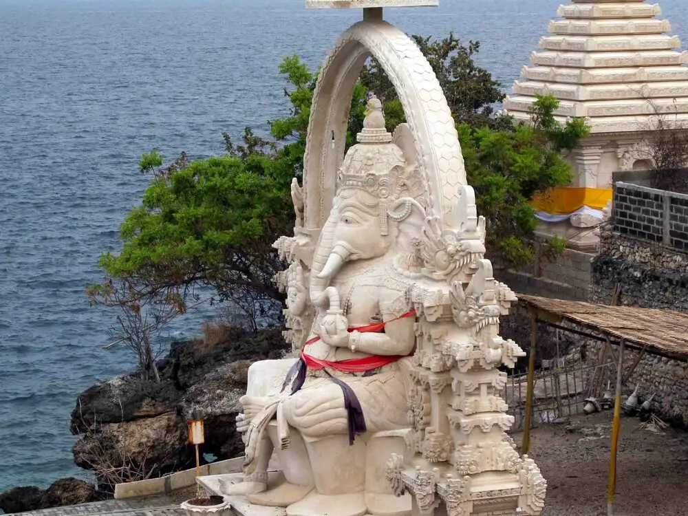 Uluwatu temple & Kecak dance — Bali (3)