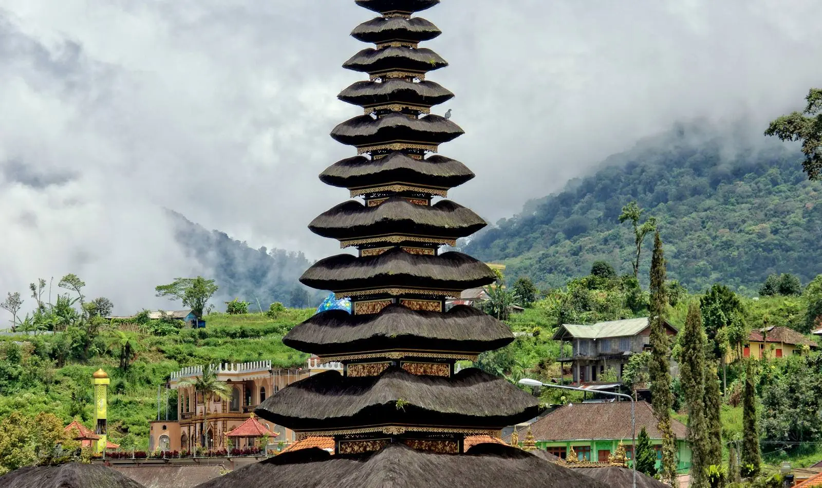 Ulun Danu temple on Lake Bratan